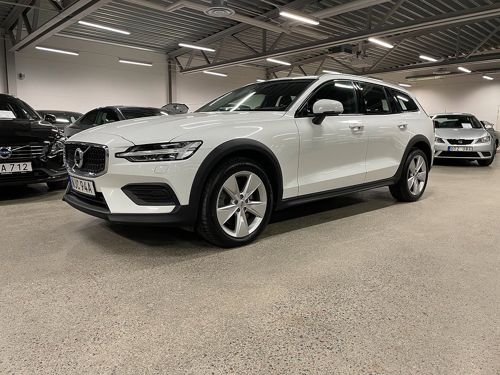 Volvo V60 Cross Country B4 AWD Geartronic Momentum