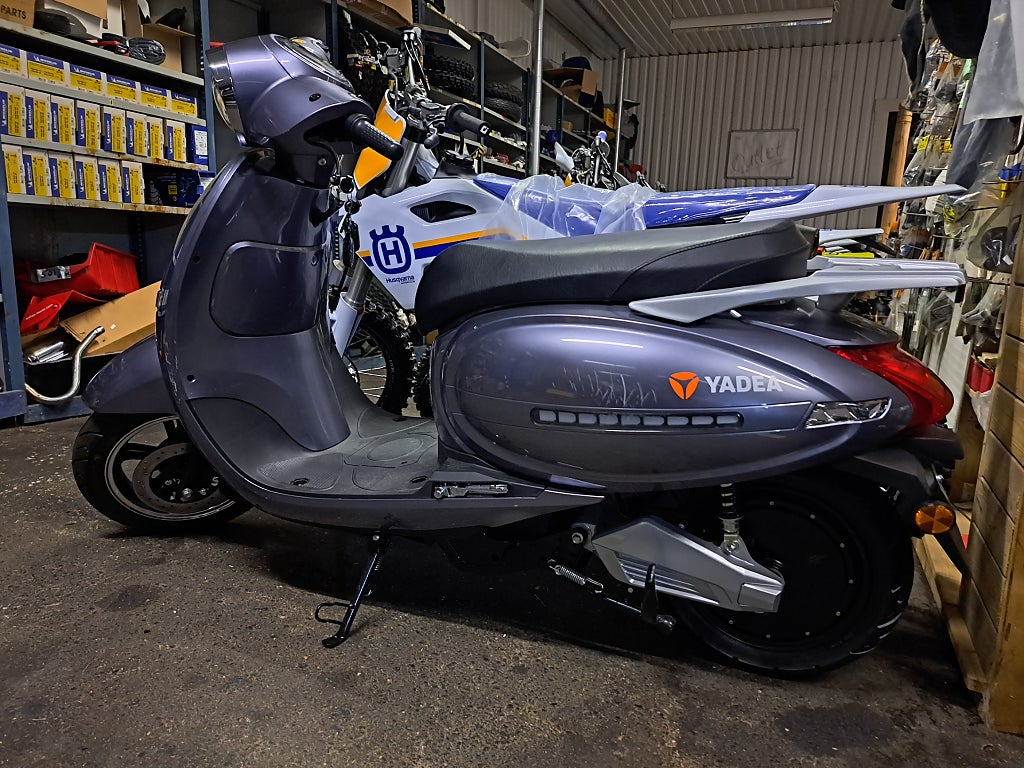 YADEA C-lucky Grafit/Silver 