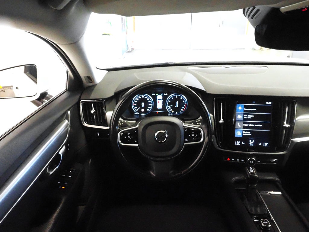 Volvo V90 T5 254hk Geartronic Momentum |Drag|Navi|Kamera| 2017