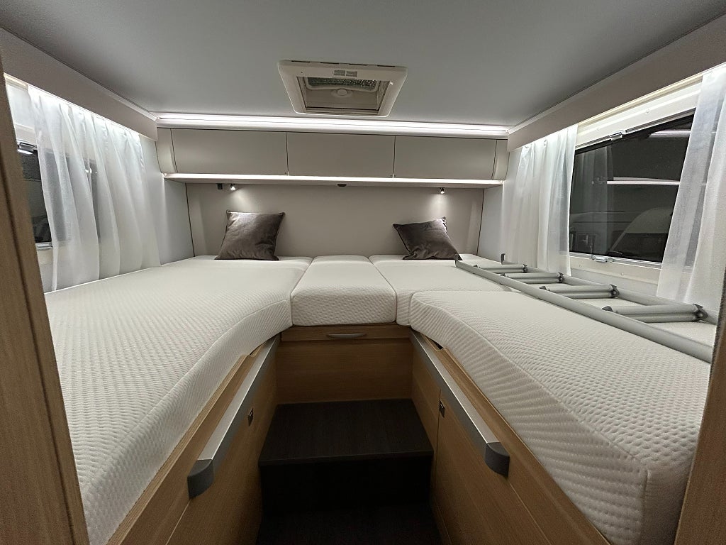 Adria Matrix Axess 670 SL / Taksäng / B-kort / Automat 140hk - Adria