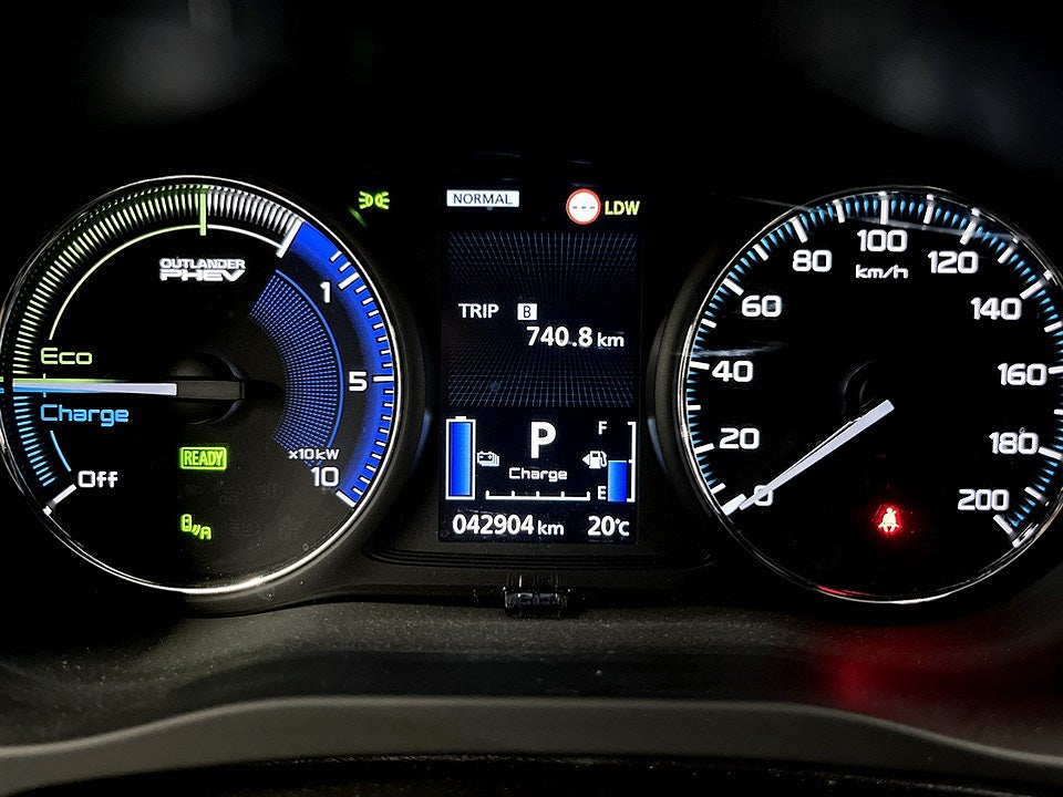 Bild på Mitsubishi Outlander S-Edition PHEV CVT 224hk Aut AWD - B-KAMERA, DRAG