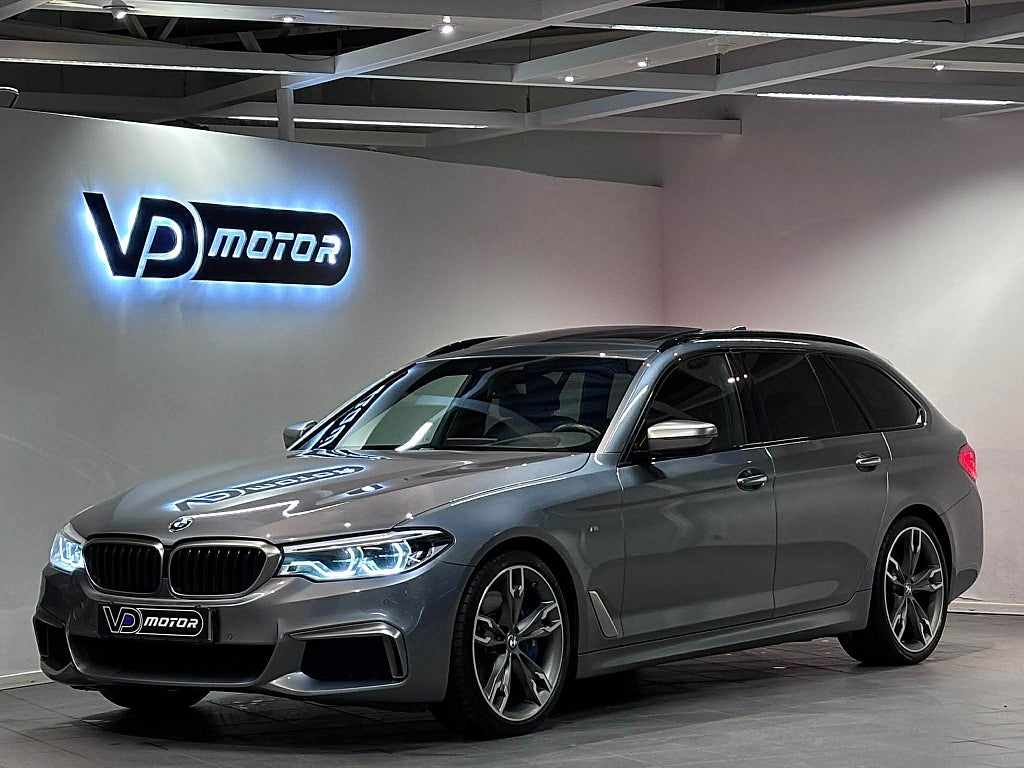 BMW M550 d xDrive Touring Innovation Panorama HUD B-Kam 480HK
