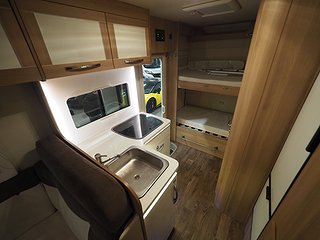Husbil-halvintegrerad CI Magis 74 XT/ 13 av 17