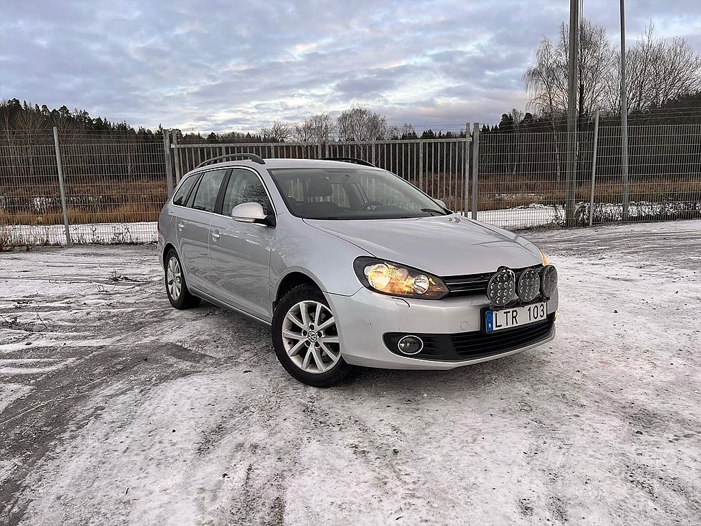 Volkswagen Golf Variant 1.6 102hk Nyservad Dragkrok Besiktad