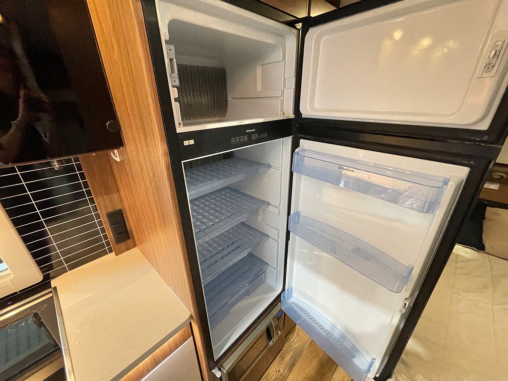 Polar 750 Svit / AC / Markis / ALDE / Ugn / Mover/Fint skick - Polar