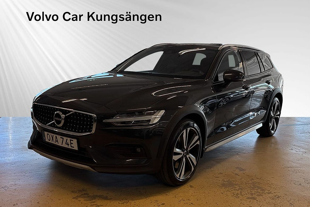 Volvo V60 Cross Country D4 AWD Advanced SE II PANO/LÄDER/...