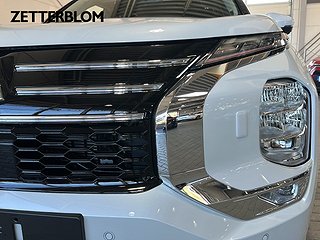SUV Mitsubishi Outlander 17 av 18