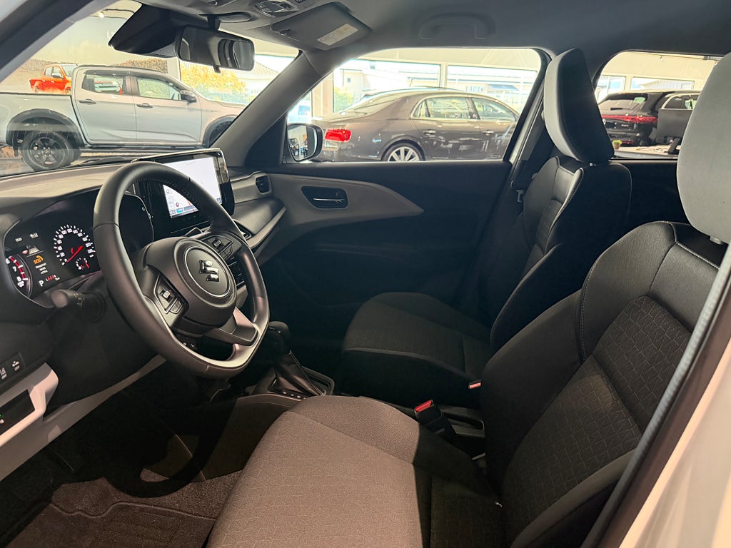 Suzuki Swift Hybrid Automat Select 3 års service - bild 10