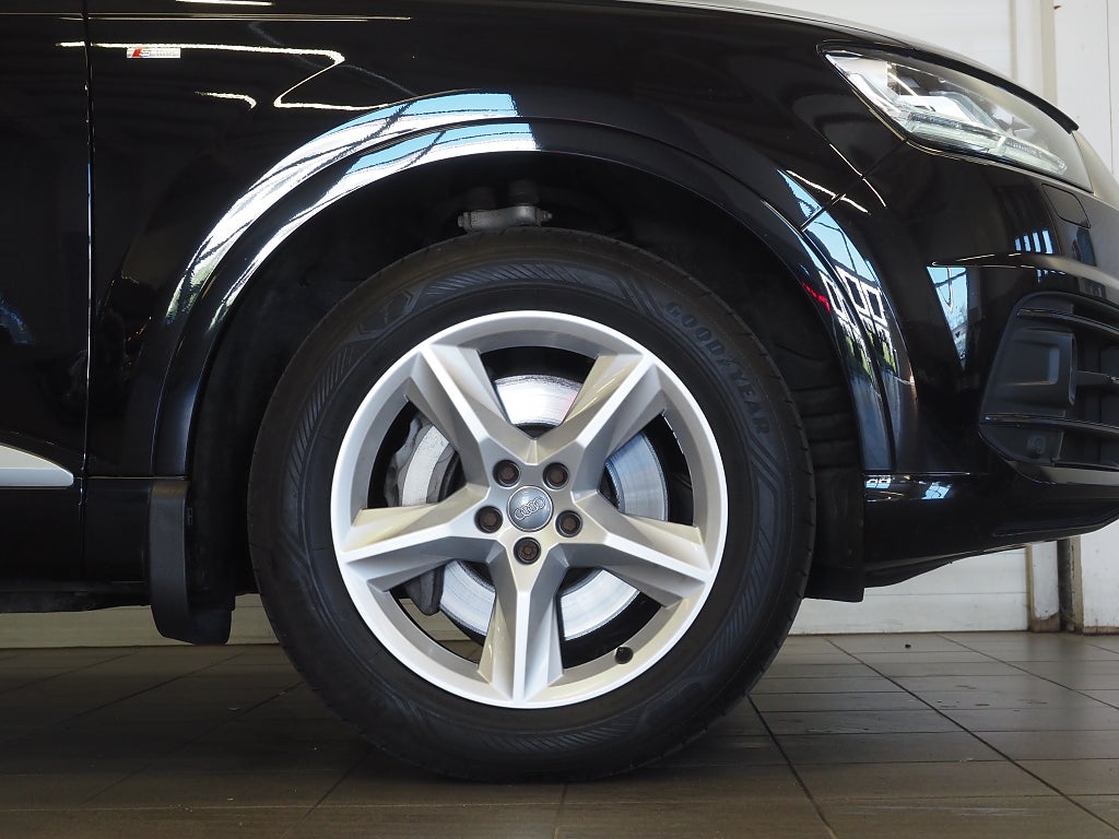 Audi Q7 TDI 272hk S-line  7-sits |Drag|Navi|Kamera|D-värm| 2018