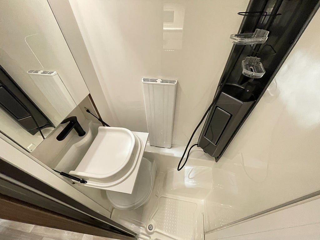 Kabe Novum Compact 720 LGB /B-körkort/ALDE/Mercedes/Face2Face - Kabe