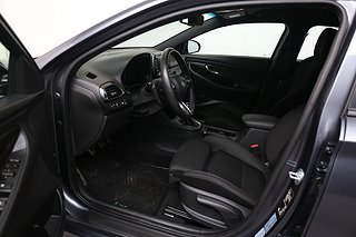 Halvkombi Hyundai i30 Fastback 4 av 14