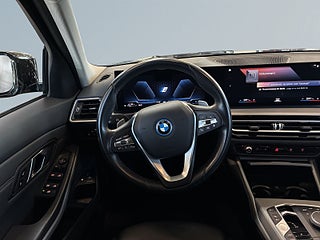 BMW 330e xDrive Touring Steptronic S&V-hjul/Carplay/Widescreen – bild 9