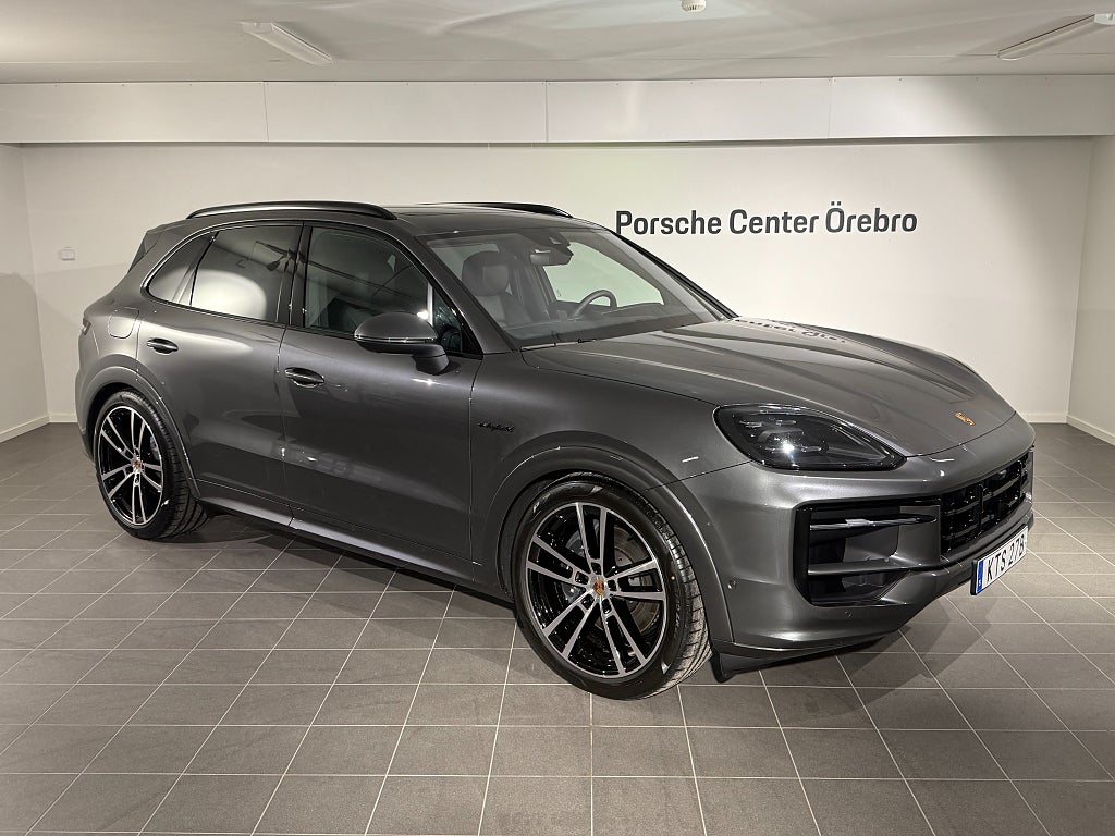 Porsche Cayenne E-Hybrid "Travel Edition" 