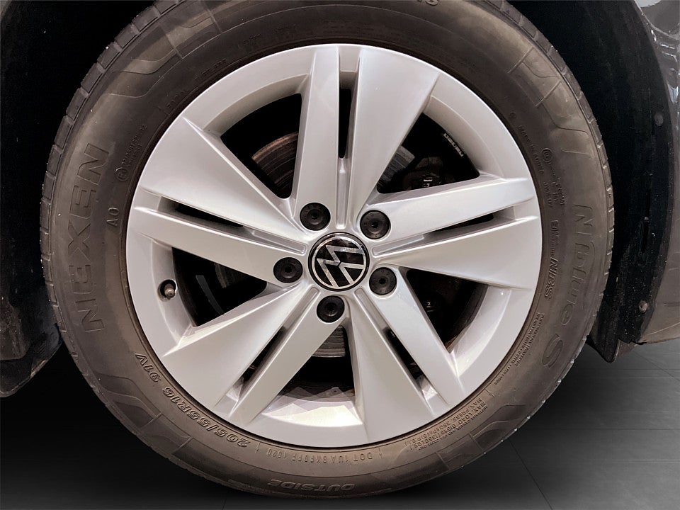 Bild på Volkswagen Golf Base 1.0 TSI 110hk BLUETOOTH FARTHÅLLARE
