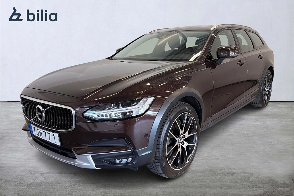 Volvo V90 Cross Country D5 AWD Inscription / Pano / HuD / Drag / B&W