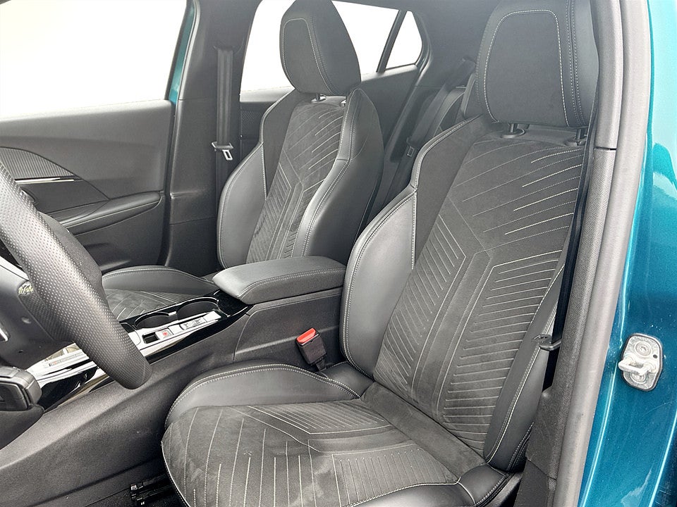 Bild på Peugeot 2008 GT 1.2 PT 130hk Aut B-KAMERA CARPLAY