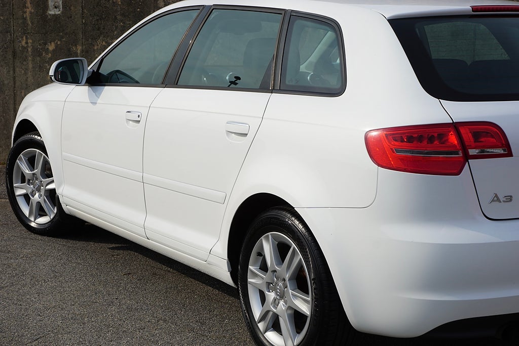 Audi A3 Sportback 2.0 TDI 140hk|Drag|1311kr Årskatt|S/V-hjul|