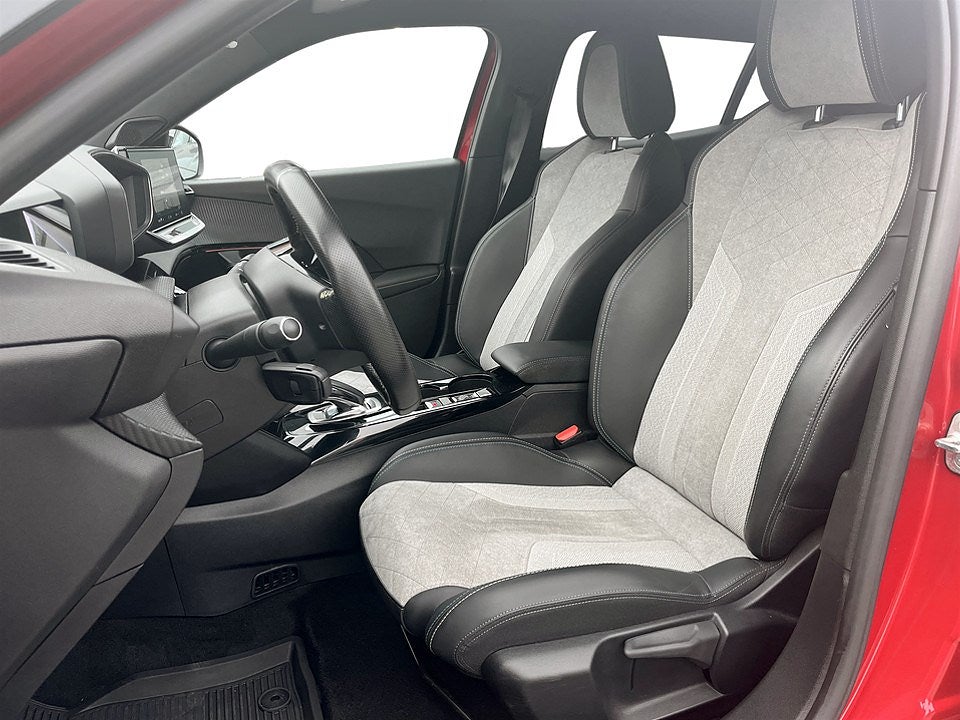 Bild på Peugeot 2008 GT Pack 50kWh 136hk Aut - B-KAMERA, CARPLAY, NAV