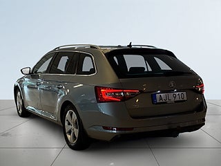 Skoda Superb Kombi 2.0 4x4 L&K Dragkrok Dvärm Canton Navi Kamera S&V