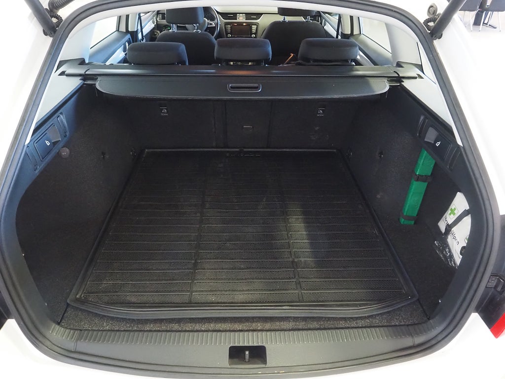 Skoda Octavia Kombi 1.0 TSI Ambition 115hk | Drag | P-Sen | 2017