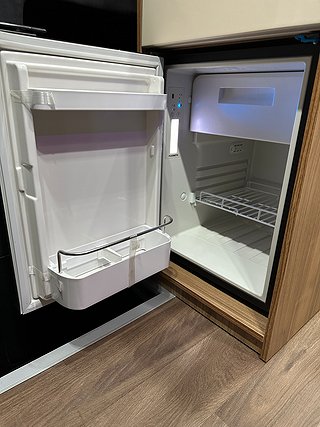 Husbil-halvintegrerad Volkswagen Crafter 177HK AUT AWD 8 av 18