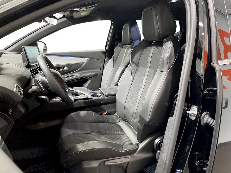 Bild på Peugeot 5008 GT 1.2 PT 130hk Aut 7-SITS B-KAMERA