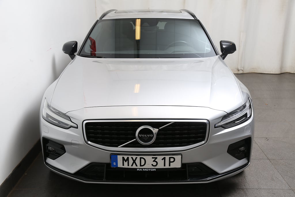 Volvo V60 T5 250hk R-Design Aut 360° Kamera I Head up I Panorama 2019