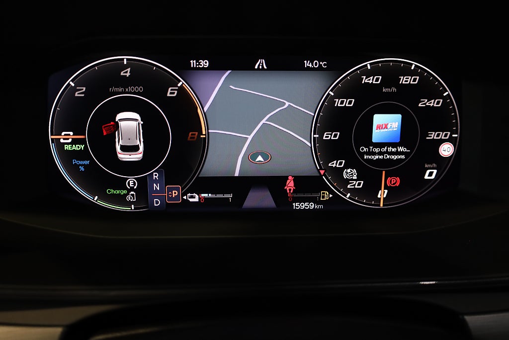Cupra Leon Sportstourer e-Hybrid Drag Navi Kamera Cockpit CarPlay 2024