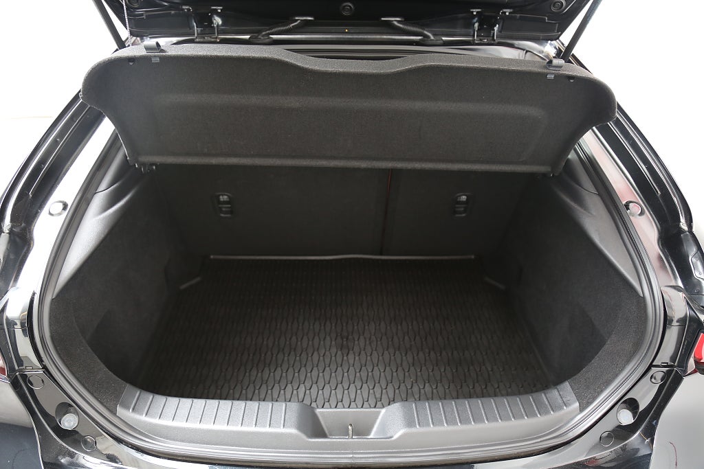 Mazda 3 Hatchback 2,0 SKYACTIV-G M Hybrid NAGISA BOSE Head-up 2024