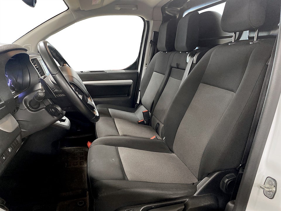 Bild på Peugeot Expert PRO+ 2.0 BHDi 145hk Aut L3 B-KAMERA DRAG