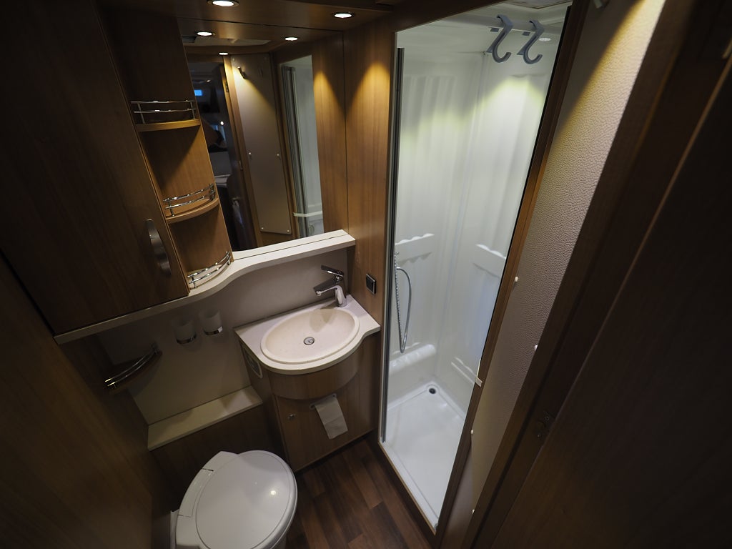 Hymer T 668 CL Bianco Line Låga Långbäddar I AUT I 3850kg 2015