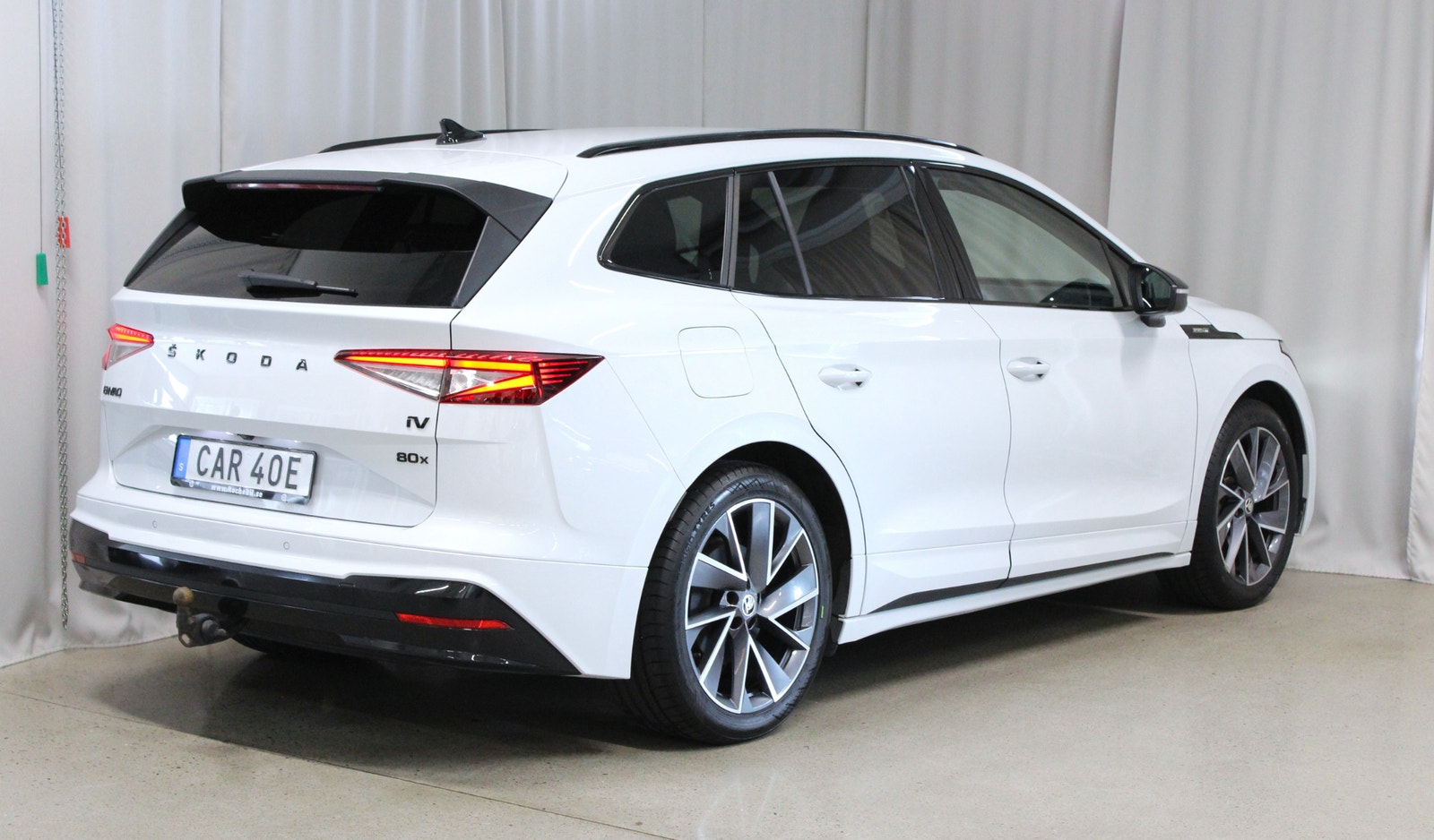 Skoda Enyaq iV 80x 265HK, Sportline, Drag, S&V-hjul, Kamera, Värmepump 2023 - miniatyr 9