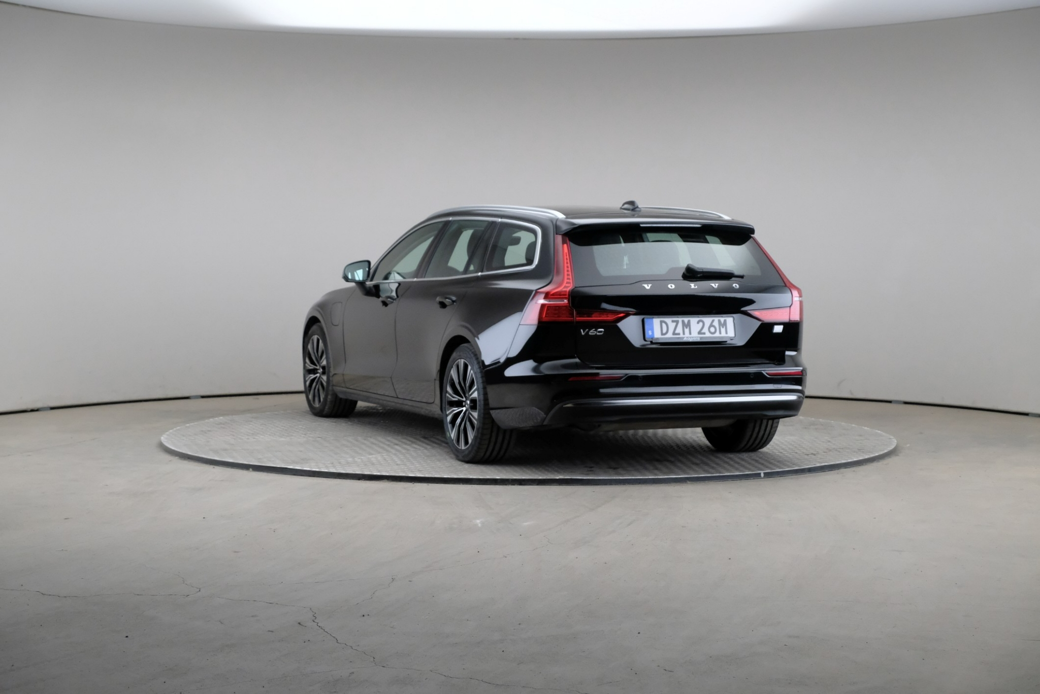 Volvo V60 2023, bild 2/10