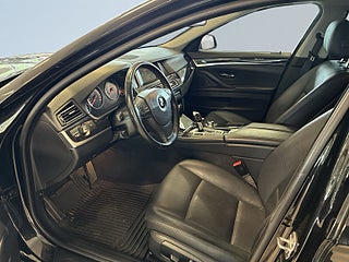 BMW 520d xDrive Touring Aut Drag Mvärm Psens Rattvärme Skinn S&V