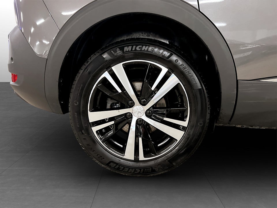 Bild på Peugeot 5008 GT 1.2 PT 130hk Aut 7-SITS B-KAMERA CARPLAY