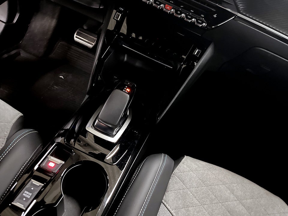 Bild på Peugeot E-2008 GT Pack 50kWh 136hk Aut - B-KAMERA, CARPLAY