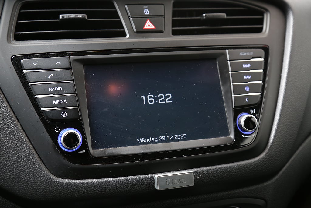 Hyundai i20 1,2 84hk Go! Edition Navi/Kamera Motorvärmare 2016