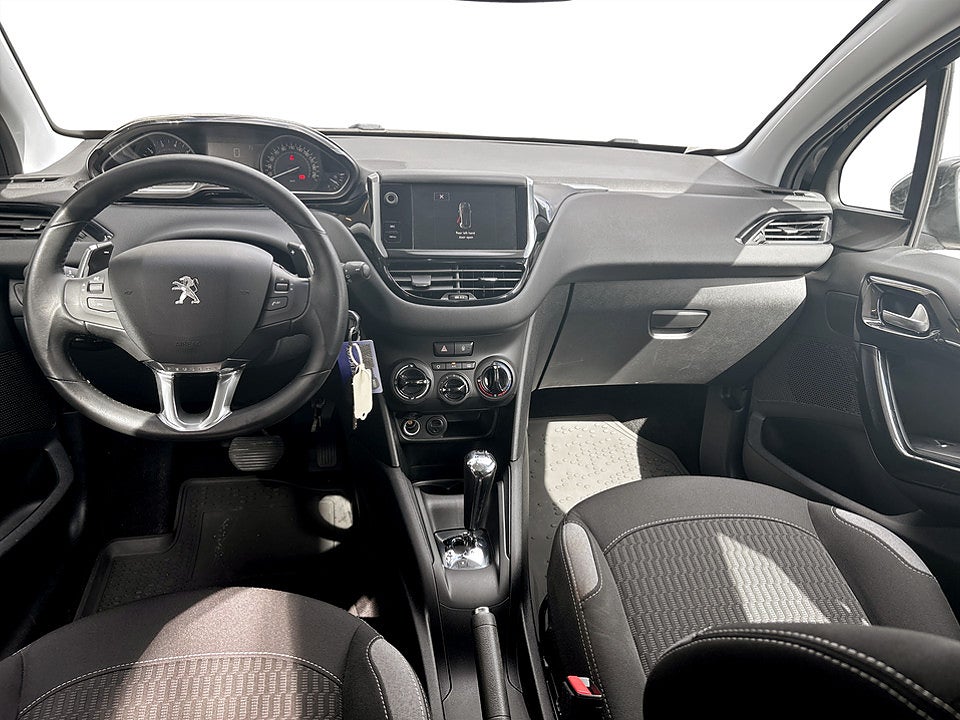 Bild på Peugeot 208 5D Active Style 1.2 PT 82hk Aut PANO