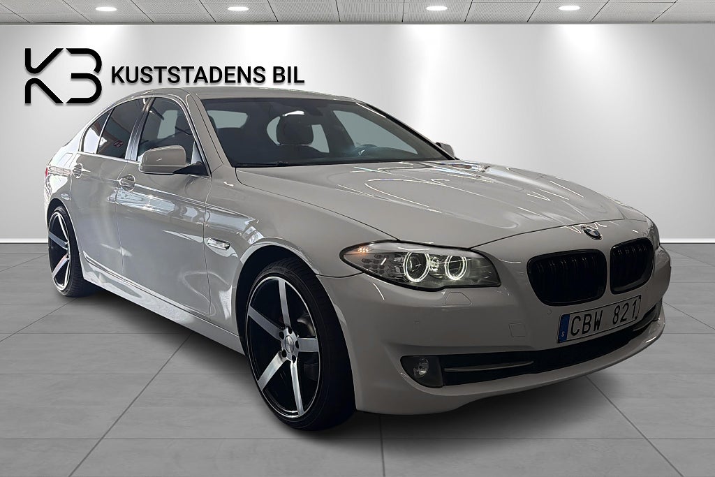 BMW 520d Sedan Steptronic GPS Kamera Dragkrok Värmare 20¨