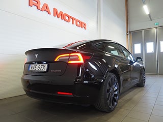 Sedan Tesla Model 3 7 av 23