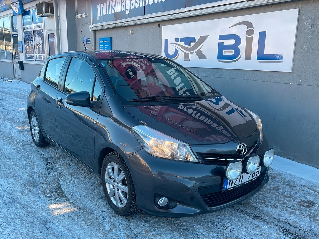 Toyota Yaris 5dörrar 1.33 Dual VVT-i Active Navi NYSERVAD