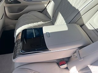 Sedan Mercedes-Benz S 15 av 15