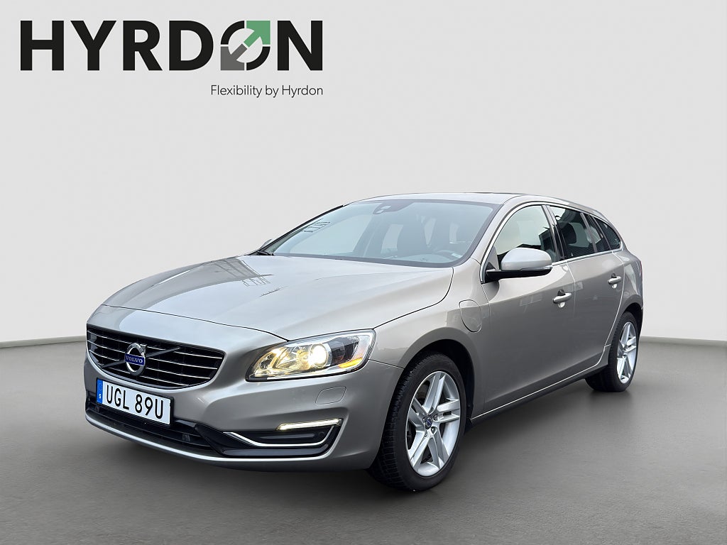 Volvo V60 D6 Plug-in Hybrid AWD GPS / Pano / Drag / Nyskick