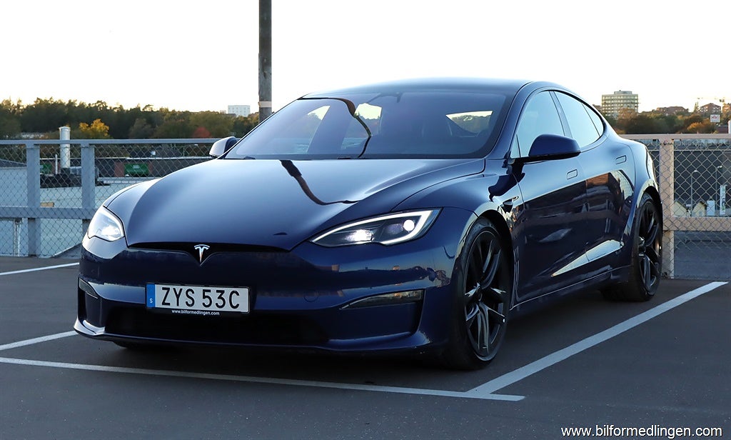 Tesla Model S Long Range AWD 685hk Insane Moms