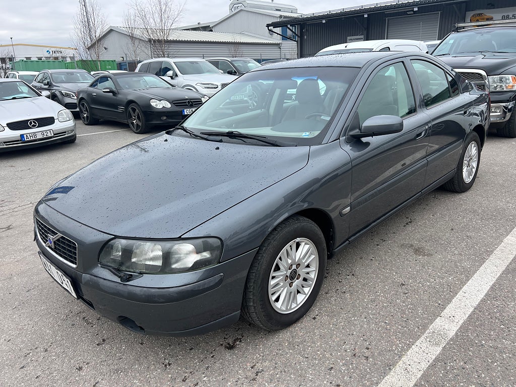 Volvo S60 2.4 Avbet 380 Kr/Månad Sommar & Vinterdäck
