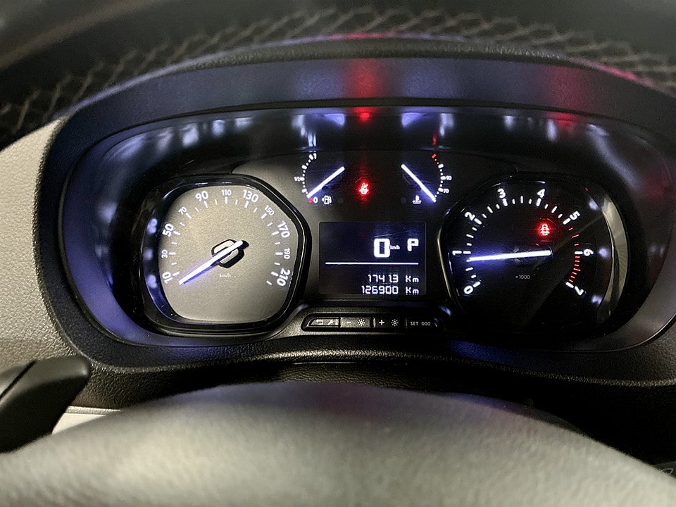 Bild på Peugeot Expert PRO+ L2 BHDi 180hk Aut WEBASTO, DRAG, BKAMERA, LEDRAMP 