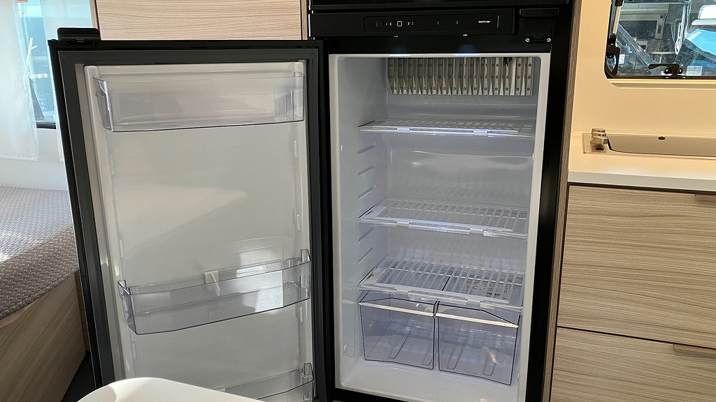 Adria Altea 542 PK / 3-våningsäng / 2,295.- / mån - Adria