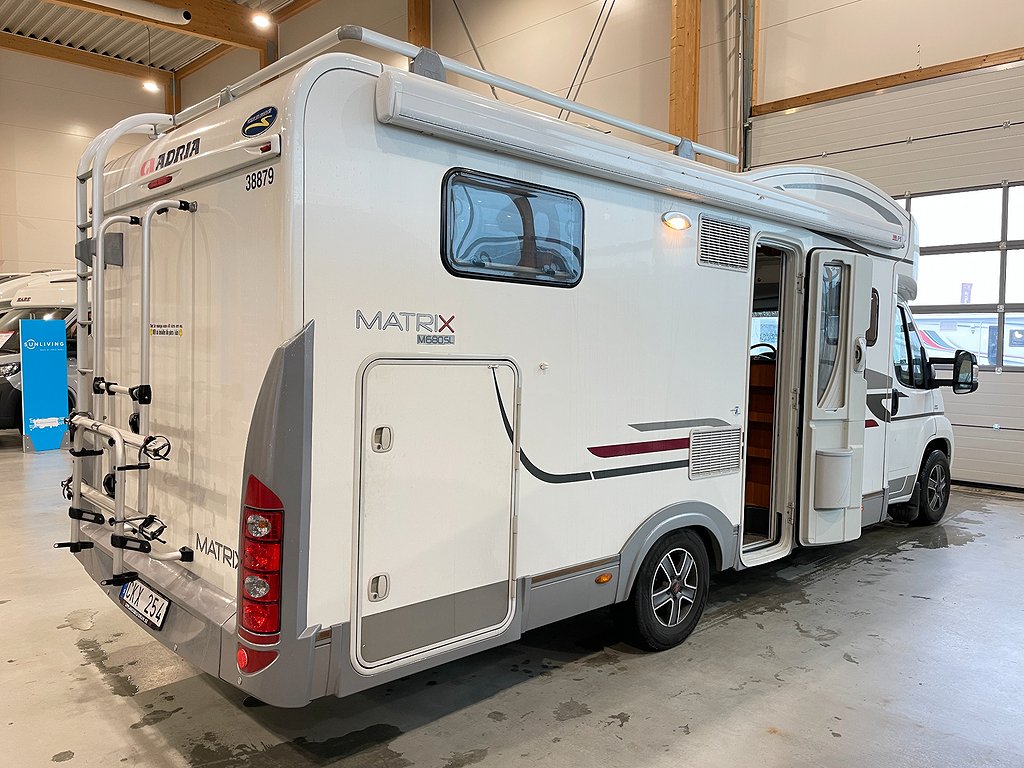 Adria Matrix 680 SL / B-körkort / Taksäng / El-Patron / Ugn - Adria