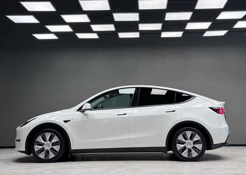 Tesla Model Y 2024 - miniatyr 6