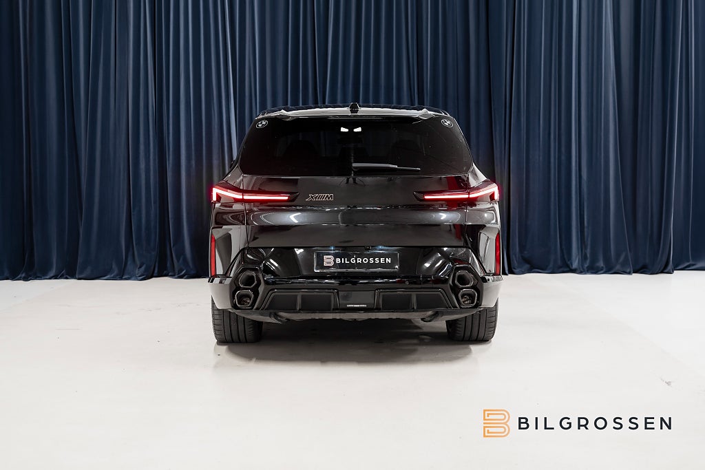 BMW XM 4.4 V8 xDrive B&W Merino Massage Softclose Bakaxelstyrn